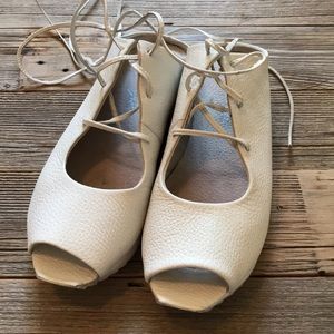 Free People Christie Flatform Mules. White. 39.